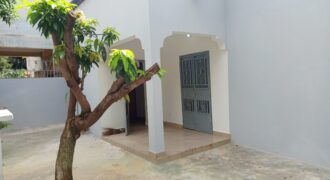 Villa 3 chambres avec panneaux solaires à louer – début de Sébénikoro