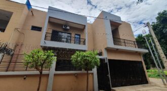 Villa duplex 3 chambres avec groupe électrogène à louer – début de Sébénikoro