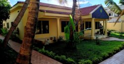 Villa de haut standing avec piscine 4 chambres à louer – Torokorobougou Villa de haut standing avec piscine 4 chambres à louer – Torokorobougou
