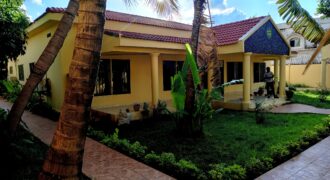 Villa de haut standing avec piscine 4 chambres à louer – Torokorobougou