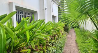 Villa avec piscine et système solaire à louer – Badalabougou Est