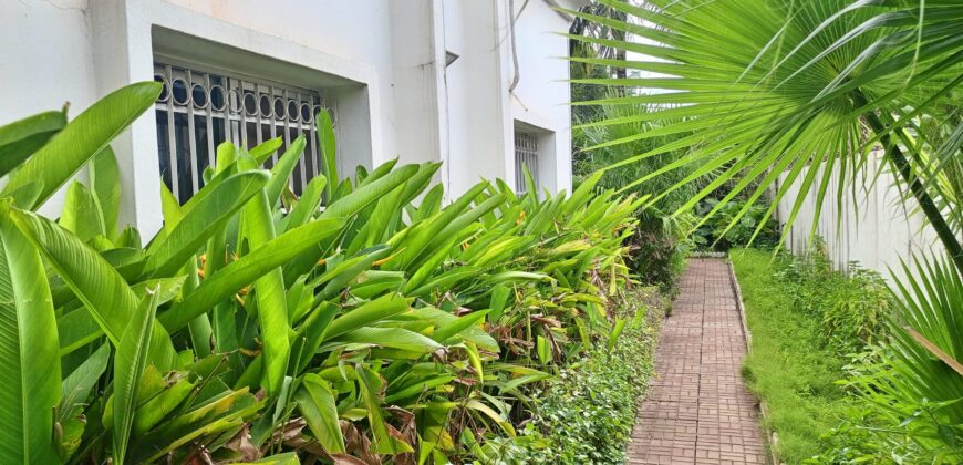 Villa avec piscine et système solaire à louer – Badalabougou Est