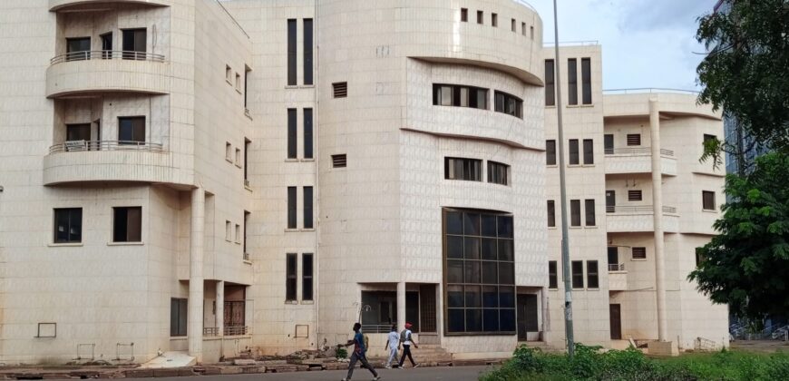 Immeuble commercial à louer à l&rsquo;aci 2000