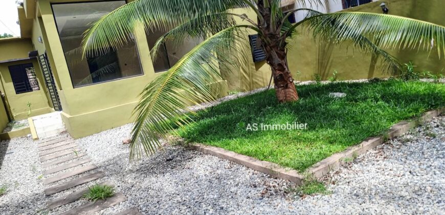 Bâtiment commercial à louer au quartier du fleuve