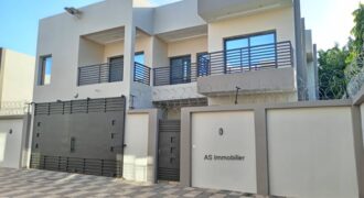 Duplex neuf avec piscine à louer à Badalabougou est