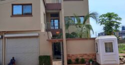 Duplex de haut standing avec piscine et solaire à vendre – Magnambougou Duplex de haut standing avec piscine et solaire à vendre – Magnambougou
