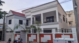 Duplex neuf 6 chambres avec groupe électrogène à louer – ACI 2000