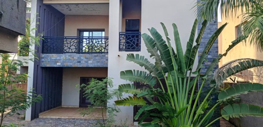 Duplex à louer à sébénikoro