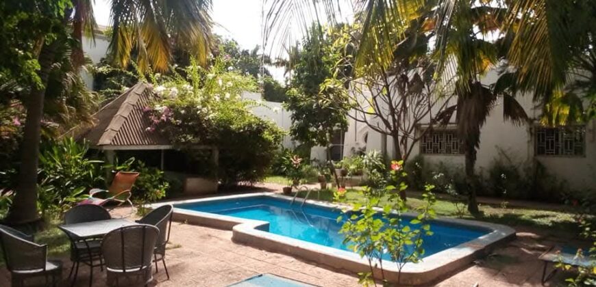 Villa avec piscine 4 chambres à louer – Badalabougou Est