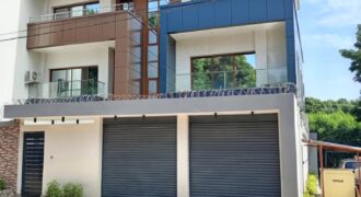 Villa triplex neuve avec piscine à louer – Sébénikoro, haut standing