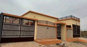 VILLA BASSE A VENDRE A SIRAKORO CITE