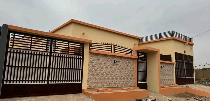 VILLA BASSE A VENDRE A SIRAKORO CITE