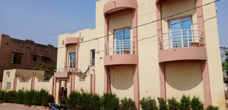 Appartement 3 chambres au 1er étage à louer – Faladié, près des Halles de Bamako