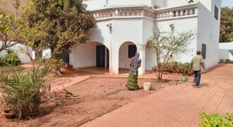 Bâtiment 7 pièces à louer pour bureau ou habitation – Sotuba, non loin d&rsquo;Oumsang