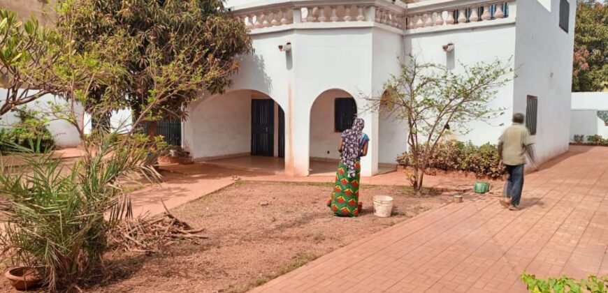 Bâtiment 7 pièces à louer pour bureau ou habitation – Sotuba, non loin d&rsquo;Oumsang