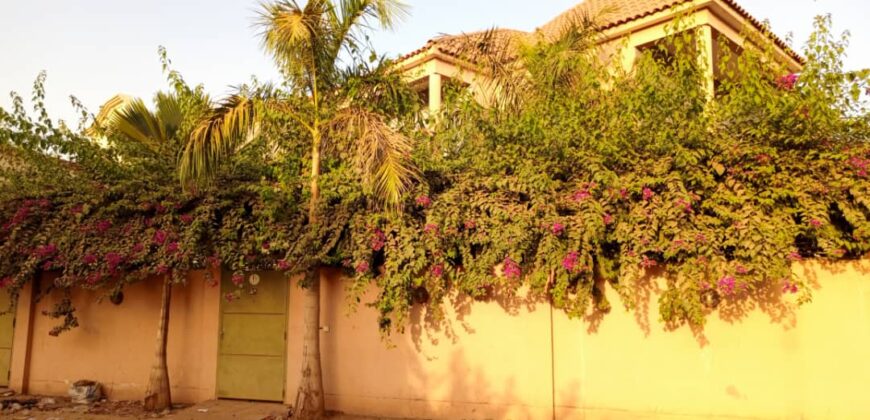 Duplex de standing 5 chambres avec piscine à louer – Badalabougou Est