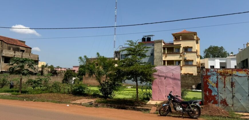 Trois lots collés de 1575 m² au bord du goudron à vendre – Sotuba ACI