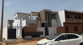 Villa moderne 4 chambres à vendre sur 300 m² en TF individuel – Kati, Centre Émetteur