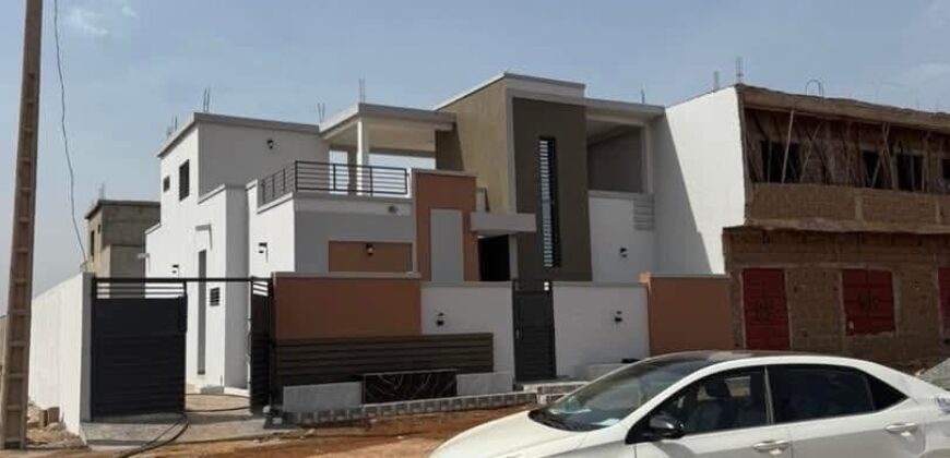 Villa moderne 4 chambres à vendre sur 300 m² en TF individuel – Kati, Centre Émetteur