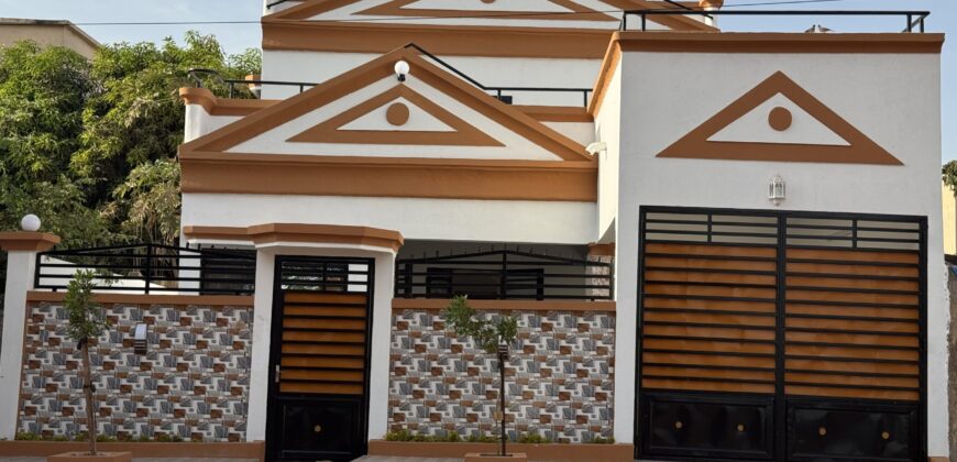 Villa R+1 de 4 chambres à vendre sur 200 m² – Yirimadio Zerny