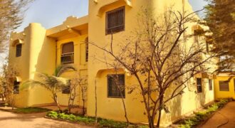 Bâtiment commercial à louer à korofina