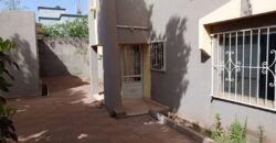 Villa pour bureaux ou habitation à louer à Faso kanu Villa pour bureaux ou habitation à louer à Faso kanu