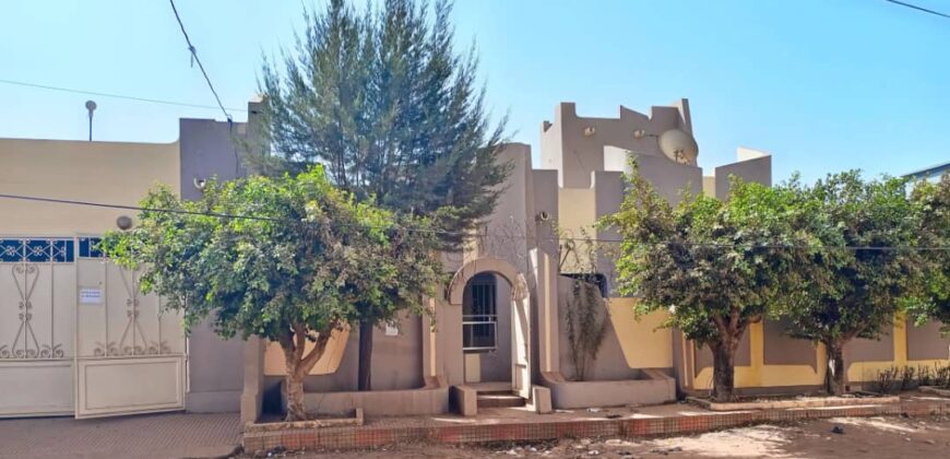 Villa 4 chambres à louer pour bureaux ou habitation – Faso Kanu