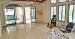 Bâtiment commercial à louer à l’aci 2000 Bâtiment commercial à louer à l’aci 2000