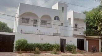 Villa duplex meublée 5 chambres avec piscine à vendre sur 350 m² en TF – Badalabougou