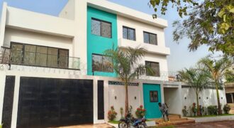 Villa duplex neuve semi-meublée avec piscine à louer – Badalabougou Est