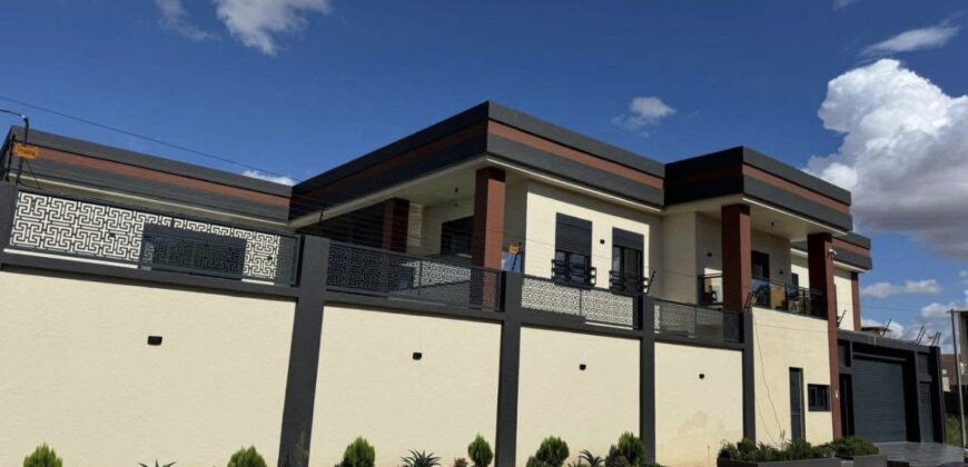 Villa duplex ultramoderne 6 chambres avec piscine à vendre sur 595 m² en TF – Sotuba ACI