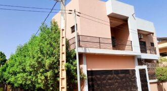 Villa duplex 3 chambres avec cuisine équipée à louer – début de Sébénikoro