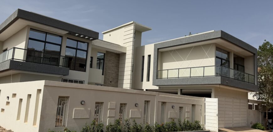 Duplex ultramoderne 4 chambres avec piscine privée à louer – Souleymanebougou ACI