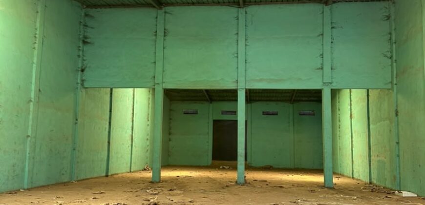 Grand entrepôt de 600 m² à louer – Sotuba