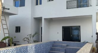 Villa duplex F5 de 4 chambres et 450 m² bâtis à vendre – Sotuba
