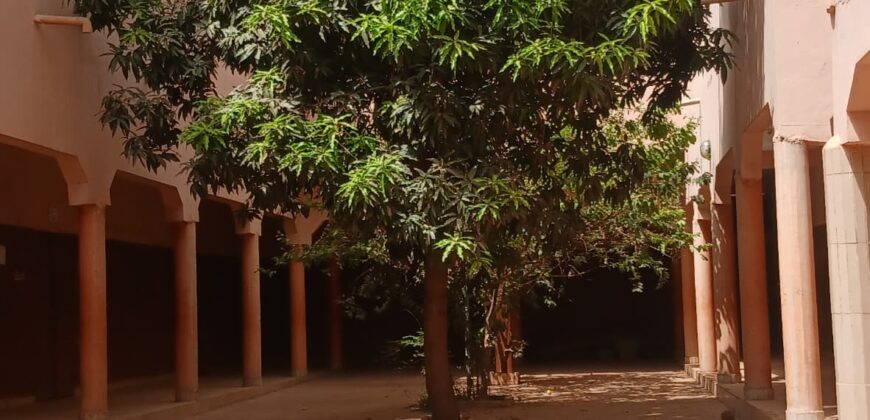 École de 18 salles de classe à louer – Yirimadio, au bord du goudron