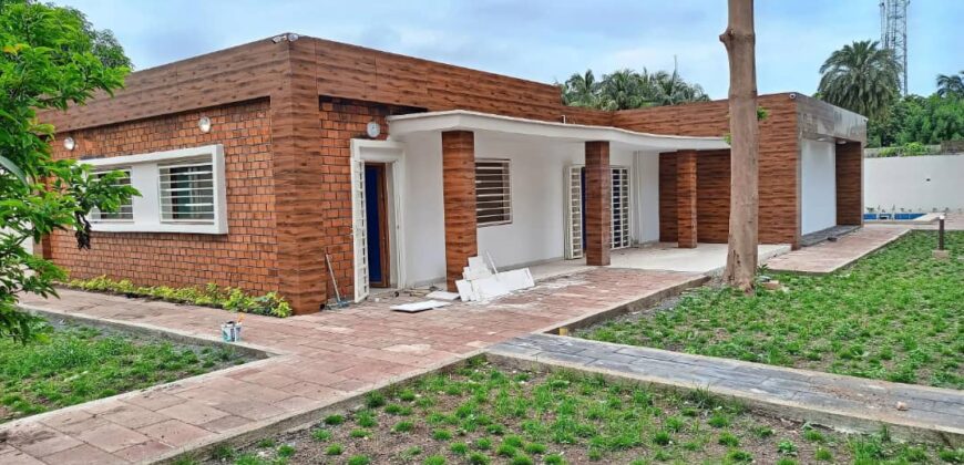 Villa 4 ch avec piscine à louer – Hippodrome, Bamako
