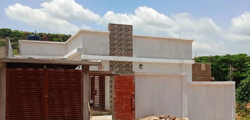 Villa neuve 3 chambres à vendre – Kanadjiguila, Bamako
