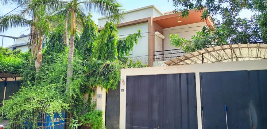 Villa duplex meublée 4 ch avec piscine à louer – Sébénikoro, Bamako